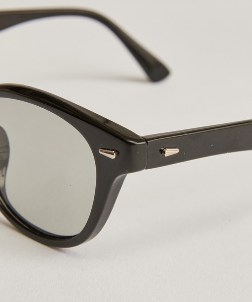 Lui's（ルイス）の「ウェリントンタイプ＃2 / カラーレンズサングラス（サングラス・メンズ・ブルー/ライトグレー・FREE）」の9枚目の写真