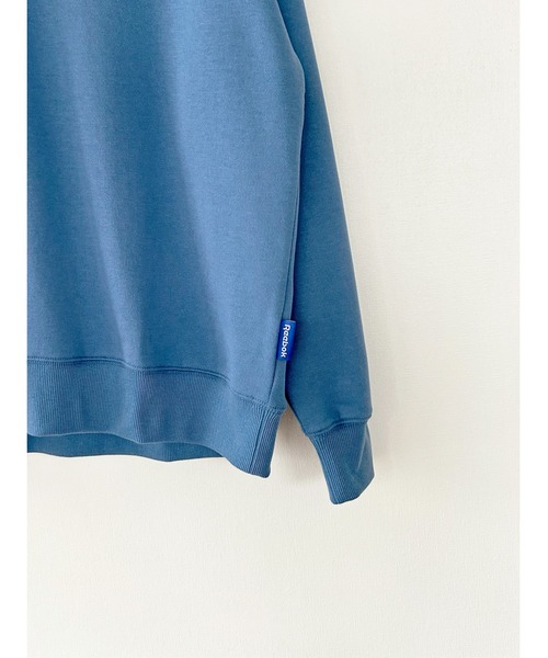 Reebok(リーボック)の「Reebok リーボック WEB限定 別注 ブランド ロゴ ワンポイントスキッパーネック 裏毛 長袖 プルオーバー スウェット トレーナー(スウェット・メンズ・ブルー/ホワイト/ブラック・M/LL/L)」の15枚目の写真