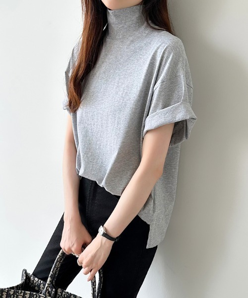 COCOMOMO(ココモモ)の「【選べる2タイプ×カラー展開あり】 半袖Tシャツ ハイネック モックネック Tシャツ カットソー スリット 半袖 夏服(Tシャツ/カットソー・レディース・ライトイエロー/ホワイト×ブラック/ブラック×ホワイト/ライトブラウン/ピンク/グレー/ブラック/ライトブルー/ホワイト/パープル・M/L)」の5枚目の写真