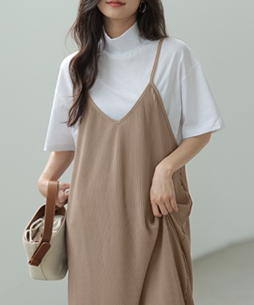 COCOMOMO(ココモモ)の「【選べる2タイプ×カラー展開あり】 半袖Tシャツ ハイネック モックネック Tシャツ カットソー スリット 半袖 夏服(Tシャツ/カットソー・レディース・ライトイエロー/ホワイト×ブラック/ブラック×ホワイト/ライトブラウン/ピンク/グレー/ブラック/ライトブルー/ホワイト/パープル・M/L)」の13枚目の写真