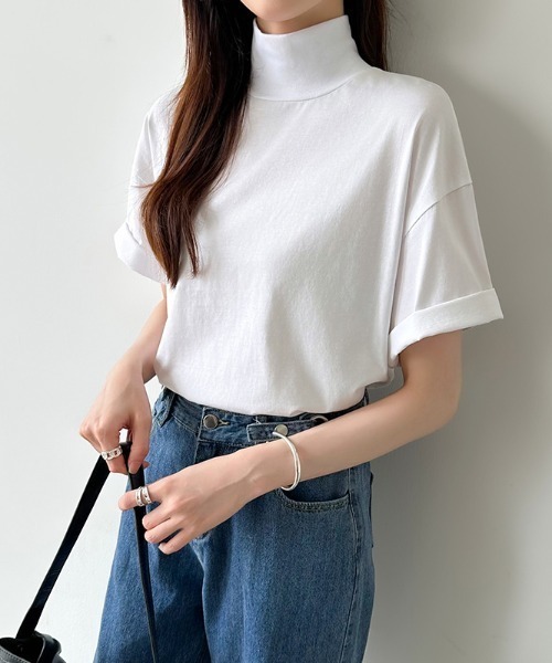 COCOMOMO(ココモモ)の「【選べる2タイプ×カラー展開あり】 半袖Tシャツ ハイネック モックネック Tシャツ カットソー スリット 半袖 夏服(Tシャツ/カットソー・レディース・ライトイエロー/ホワイト×ブラック/ブラック×ホワイト/ライトブラウン/ピンク/グレー/ブラック/ライトブルー/ホワイト/パープル・M/L)」の11枚目の写真