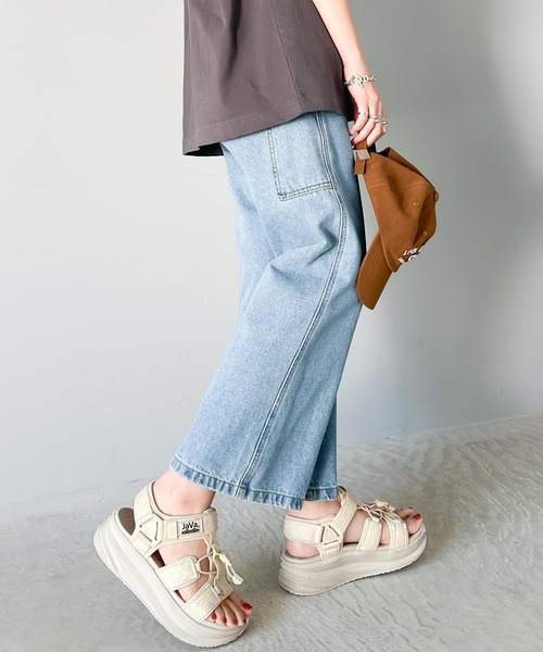 Java（ジャバ）の「《Javaジャバコラボ》足元からお洒落をアップデート♪ベルクログルカ風厚底サンダル ストラップあり（サンダル・レディース・アイボリー/ブラック・24.5cm/23.5cm/22.5cm/25.5cm）」の14枚目の写真