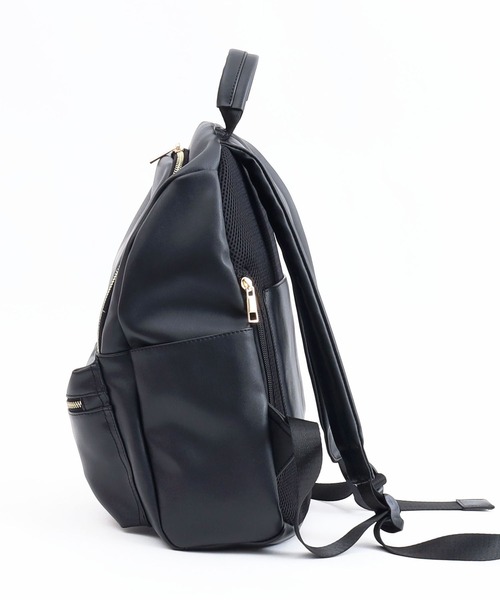 COOCO（クーコ）の「フェイクレザー１０ポケットミディアムサイズリュック／Ａ４対応（バックパック/リュック・レディース・ライトグレー/ブラック・9）」の5枚目の写真