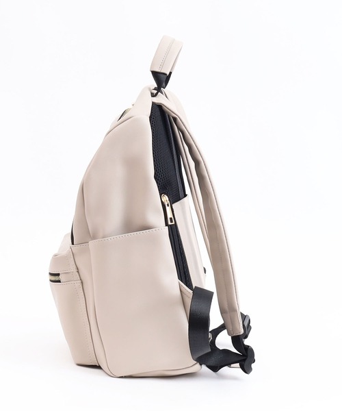 COOCO（クーコ）の「フェイクレザー１０ポケットミディアムサイズリュック／Ａ４対応（バックパック/リュック・レディース・ライトグレー/ブラック・9）」の20枚目の写真