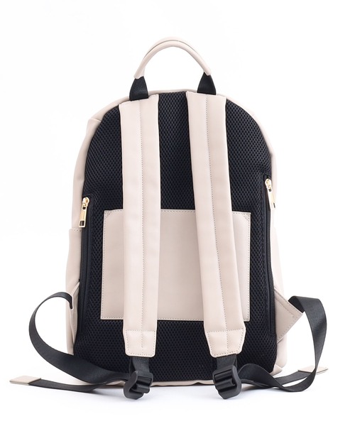 COOCO（クーコ）の「フェイクレザー１０ポケットミディアムサイズリュック／Ａ４対応（バックパック/リュック・レディース・ライトグレー/ブラック・9）」の19枚目の写真