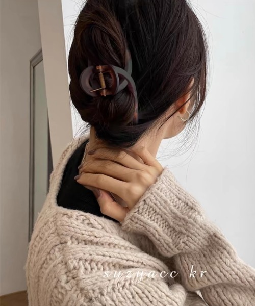 E&C closet…（イーアンドシークローゼット）の「マットカラーヘアクリップ（バレッタ/ヘアクリップ・レディース・ブラック/ブラウン・FREE）」の4枚目の写真