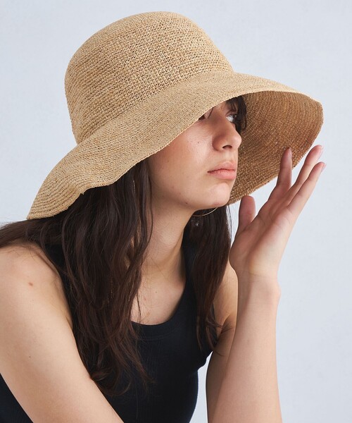 green label relaxing(グリーンレーベルリラクシング)の「ワイドブリムラフィア ハット(ハット・レディース・ナチュラル・FREE)」の3枚目の写真