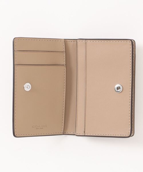 COACH（コーチ）の「エッセンシャル ビジネス カード ケース（名刺入れ・レディース・ベージュ系その他・ONE）」の3枚目の写真
