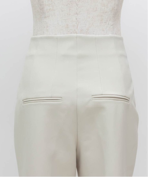 RANDA（ランダ）の「シャギーベスト風プルオーバーセットアップ（サロペット/オーバーオール・レディース・クリーム/ネイビー/ベージュ・0/1）」の15枚目の写真