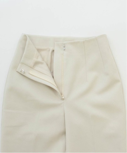 RANDA（ランダ）の「シャギーベスト風プルオーバーセットアップ（サロペット/オーバーオール・レディース・クリーム/ネイビー/ベージュ・0/1）」の16枚目の写真