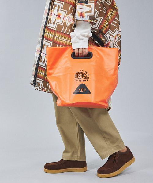 POLeR(ポーラー)の「【POLeR/ポーラー】 HIGH&DRY TPU EAZY BAG /トートバッグ(トートバッグ・メンズ・グレー/ブラック/ベージュ/オレンジ・フリー)」の4枚目の写真