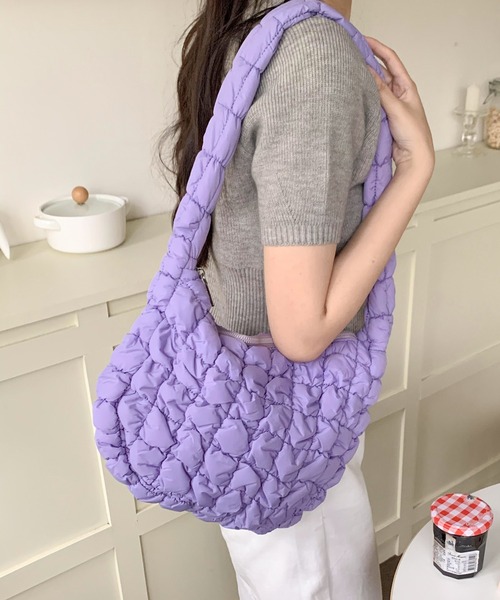 SHEPP(シープ)の「【9色展開】キルティング ショルダーバッグ(ショルダーバッグ・レディース・ブルー/ローズ/イエロー/サックスブルー/ホワイト/グリーン/ブラック/ベージュ/パープル・F)」の13枚目の写真
