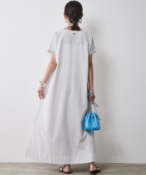 CHIC STYLE(シックスタイル)の「<大きいサイズ>ストライプフレンチスリーブVネックマキシワンピース シックスタイル(ワンピース・レディース・ホワイト系/ブラウン系・5L/4L/3L/LL/L)」の21枚目の写真