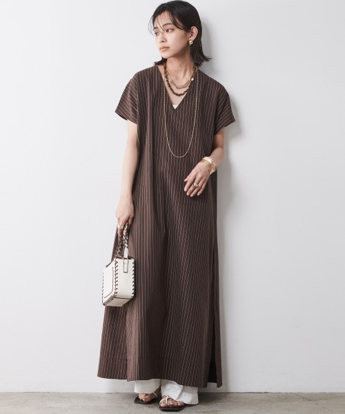 CHIC STYLE(シックスタイル)の「<大きいサイズ>ストライプフレンチスリーブVネックマキシワンピース シックスタイル(ワンピース・レディース・ホワイト系/ブラウン系・5L/4L/3L/LL/L)」の7枚目の写真
