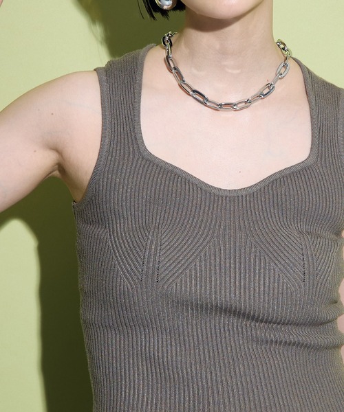 uyu.(ウユ)の「Square Neck Knit Tank Top / スクエアネックニットタンクトップ【uyu./ウユ】(タンクトップ・レディース・ホワイト/ブルー/ブラウン/レッド・FREE)」の6枚目の写真