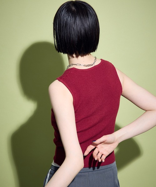 uyu.(ウユ)の「Square Neck Knit Tank Top / スクエアネックニットタンクトップ【uyu./ウユ】(タンクトップ・レディース・ホワイト/ブルー/ブラウン/レッド・FREE)」の13枚目の写真