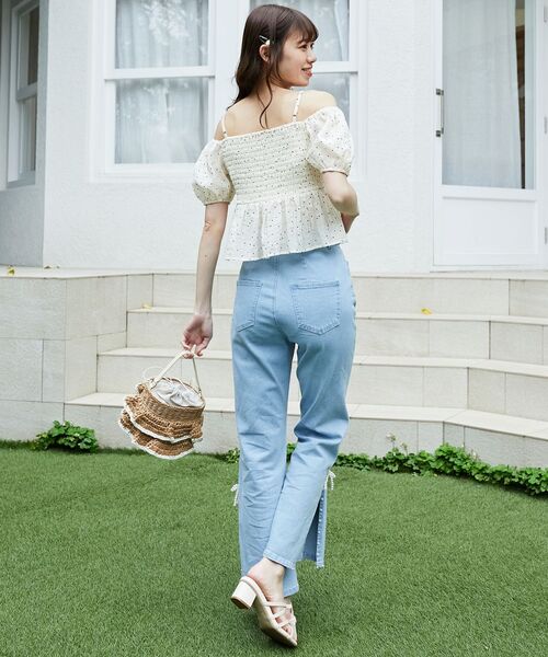 MAJESTIC LEGON（マジェスティックレゴン）の「ペプラムオフショルブラウス（シャツ/ブラウス・レディース・ホワイト系その他/イエロー系その他/ホワイト系その他2・MEDIUM）」の6枚目の写真