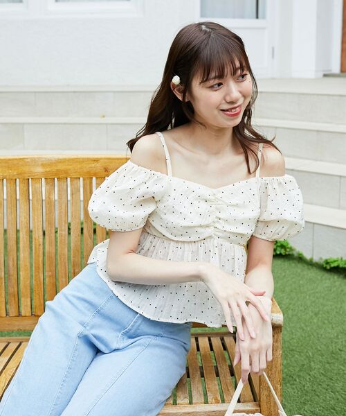 MAJESTIC LEGON（マジェスティックレゴン）の「ペプラムオフショルブラウス（シャツ/ブラウス・レディース・ホワイト系その他/イエロー系その他/ホワイト系その他2・MEDIUM）」の7枚目の写真