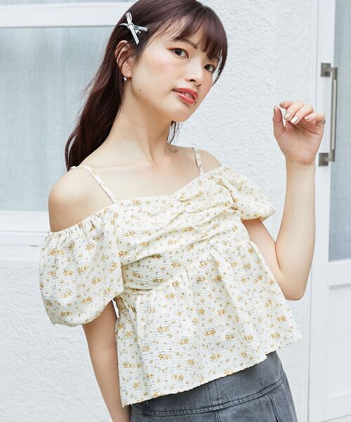 MAJESTIC LEGON（マジェスティックレゴン）の「ペプラムオフショルブラウス（シャツ/ブラウス・レディース・ホワイト系その他/イエロー系その他/ホワイト系その他2・MEDIUM）」の16枚目の写真