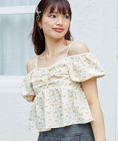 MAJESTIC LEGON（マジェスティックレゴン）の「ペプラムオフショルブラウス（シャツ/ブラウス・レディース・ホワイト系その他/イエロー系その他/ホワイト系その他2・MEDIUM）」の18枚目の写真