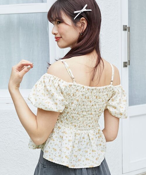 MAJESTIC LEGON（マジェスティックレゴン）の「ペプラムオフショルブラウス（シャツ/ブラウス・レディース・ホワイト系その他/イエロー系その他/ホワイト系その他2・MEDIUM）」の19枚目の写真