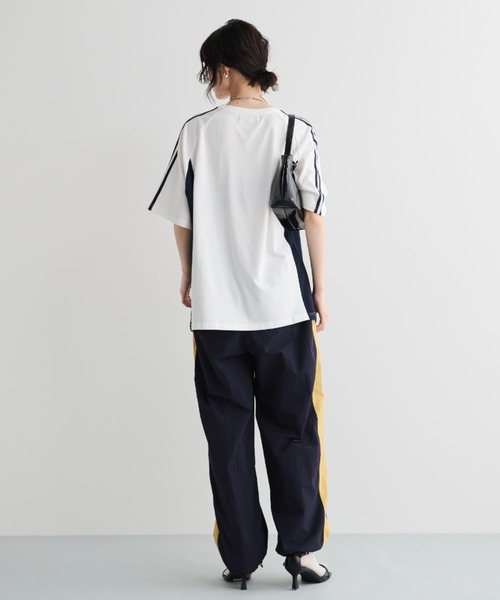 MERLOT(メルロー)の「サイドラインゲームTシャツ(Tシャツ/カットソー・レディース・ホワイト/ベージュ/ネイビー・FREE)」の6枚目の写真