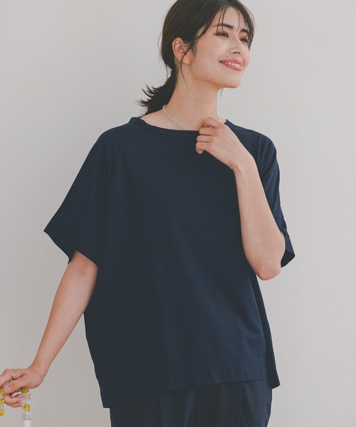 Elura(エルーラ)の「<梅雨時期でも快適>落ち感クループルオーバー(Tシャツ/カットソー・レディース・ライトブルー/ホワイト/ネイビー・FREE)」の3枚目の写真