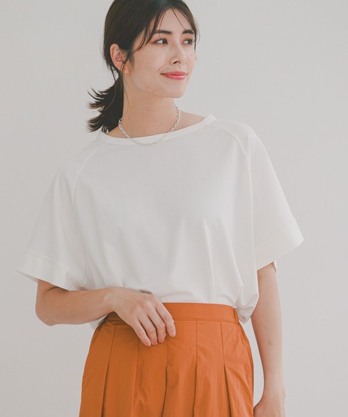 Elura(エルーラ)の「<梅雨時期でも快適>落ち感クループルオーバー(Tシャツ/カットソー・レディース・ライトブルー/ホワイト/ネイビー・FREE)」の22枚目の写真
