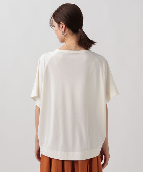 Elura(エルーラ)の「<梅雨時期でも快適>落ち感クループルオーバー(Tシャツ/カットソー・レディース・ライトブルー/ホワイト/ネイビー・FREE)」の11枚目の写真