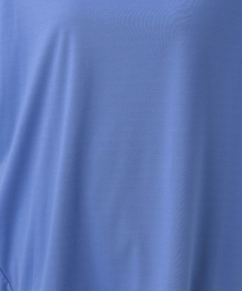 Elura(エルーラ)の「<梅雨時期でも快適>落ち感クループルオーバー(Tシャツ/カットソー・レディース・ライトブルー/ホワイト/ネイビー・FREE)」の5枚目の写真