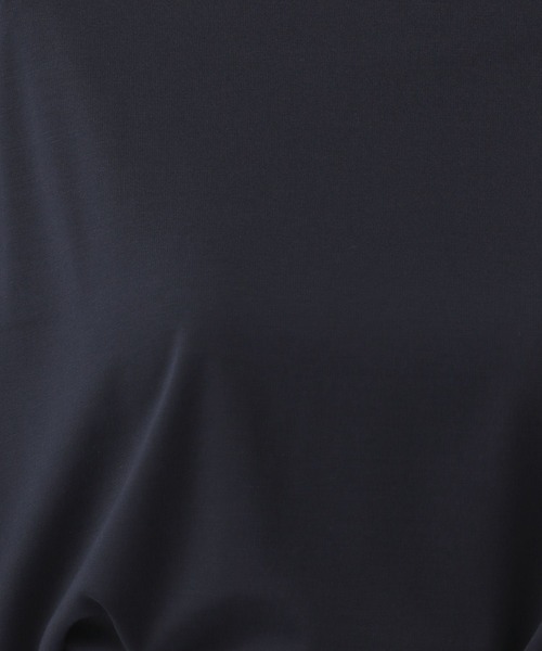 Elura(エルーラ)の「<梅雨時期でも快適>落ち感クループルオーバー(Tシャツ/カットソー・レディース・ライトブルー/ホワイト/ネイビー・FREE)」の4枚目の写真
