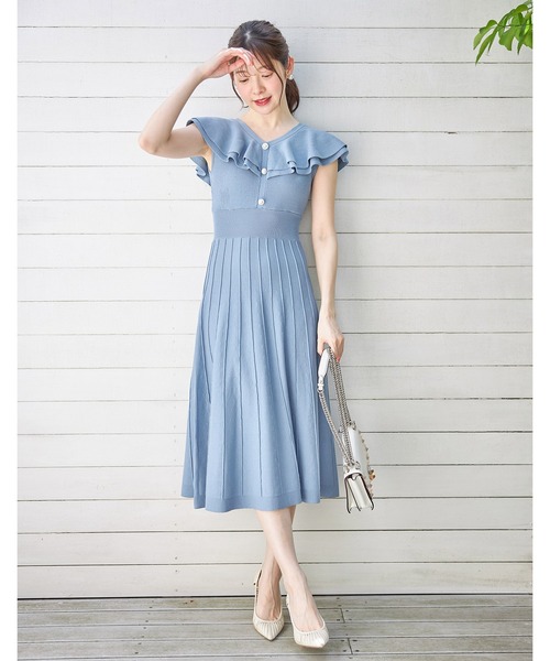 tocco closet(トッコ クローゼット)の「パール飾り釦付きラッフルフリルリブニットワンピース(ワンピース・レディース・ブラック/ベージュ/ブルー・M)」の15枚目の写真