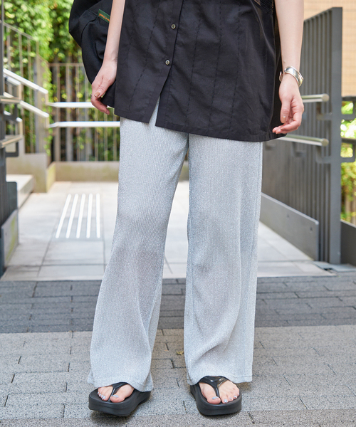 Spick & Span(スピックアンドスパン)の「ラメセミワイドイージーパンツ(その他パンツ・レディース・シルバー/ブラック/ゴールド・36/38)」の21枚目の写真