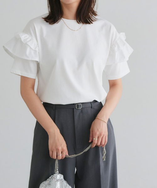 Pierrot（ピエロ）の「【イージーケア】肩フリルドッキングカットソー（Tシャツ/カットソー・レディース・ブラック/オフホワイト/ネイビー・M/L）」の2枚目の写真