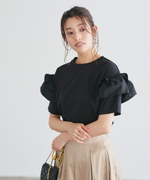Pierrot(ピエロ)の「【イージーケア】肩フリルドッキングカットソー(Tシャツ/カットソー・レディース・ブラック/オフホワイト/ネイビー・M/L)」の7枚目の写真