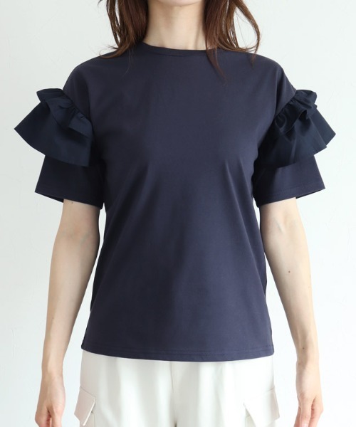 Pierrot（ピエロ）の「【イージーケア】肩フリルドッキングカットソー（Tシャツ/カットソー・レディース・ブラック/オフホワイト/ネイビー・M/L）」の12枚目の写真