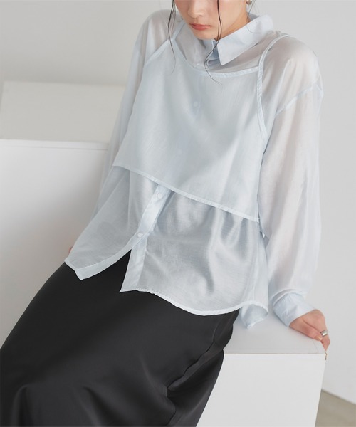 titivate(ティティベイト)の「レイヤードキャミソールセットシアーシャツ(シャツ/ブラウス・レディース・ブルー/オフホワイト/ベージュ・FREE)」の3枚目の写真