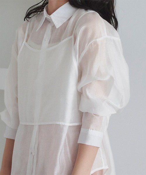 titivate(ティティベイト)の「レイヤードキャミソールセットシアーシャツ(シャツ/ブラウス・レディース・ブルー/オフホワイト/ベージュ・FREE)」の12枚目の写真