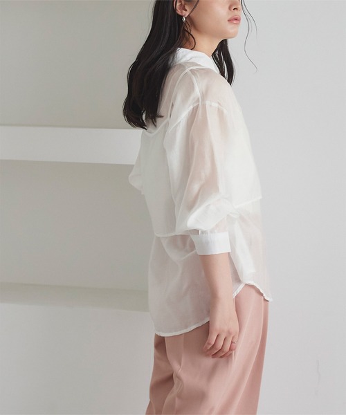 titivate(ティティベイト)の「レイヤードキャミソールセットシアーシャツ(シャツ/ブラウス・レディース・ブルー/オフホワイト/ベージュ・FREE)」の11枚目の写真