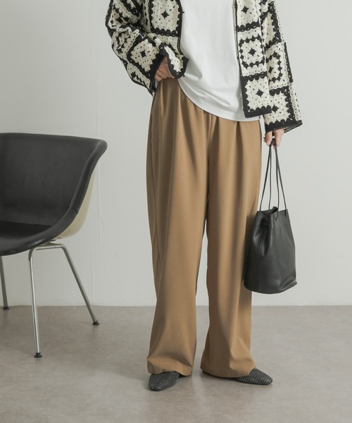 URBAN RESEARCH DOORS(アーバンリサーチドアーズ)の「ドライタッチイージーパンツ(その他パンツ・レディース・ブラック/キャメル・MEDIUM)」の2枚目の写真