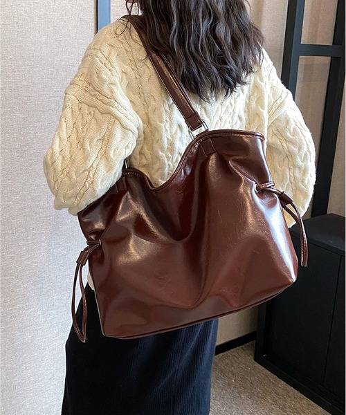 LA VORAGINE(ラ ヴォラジネ)の「ショルダーバッグ(ショルダーバッグ・レディース・ブラウン/シルバー/ブラック/アイボリー・FREE)」の16枚目の写真