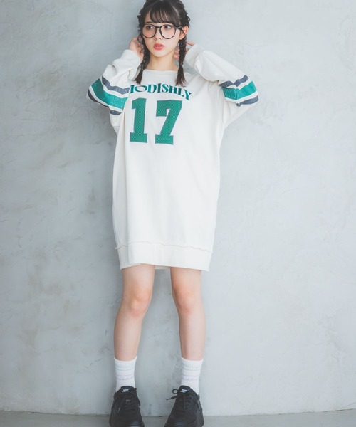 repipi armario（レピピ アルマリオ）の「ユニフォームワンピース（ワンピース・キッズ・ブルー/アイボリー/スミクロ・SMALL/MEDIUM/LARGE）」の4枚目の写真