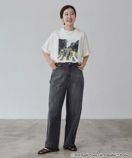 The Beatles(ザビートルズ)の「THE BEATLES(ザ ビートルズ)別注フォトプリントTシャツ(WEB限定カラー)(Tシャツ/カットソー・メンズ・ホワイト/ライトグレー・S/M/L/XL)」の6枚目の写真
