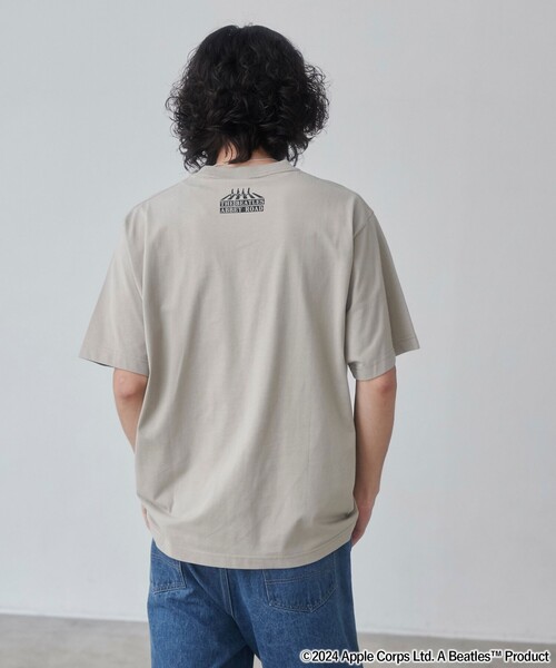 The Beatles(ザビートルズ)の「THE BEATLES(ザ ビートルズ)別注フォトプリントTシャツ(WEB限定カラー)(Tシャツ/カットソー・メンズ・ホワイト/ライトグレー・S/M/L/XL)」の11枚目の写真