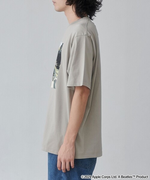 The Beatles(ザビートルズ)の「THE BEATLES(ザ ビートルズ)別注フォトプリントTシャツ(WEB限定カラー)(Tシャツ/カットソー・メンズ・ホワイト/ライトグレー・S/M/L/XL)」の16枚目の写真