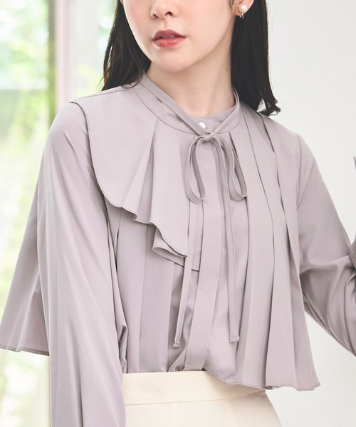 RUIRUE BOUTIQUE(ルイルエブティック)の「洗える ストレッチ 取り外し可能 | アシンメトリープリーツケープ ブラウス ( ボウタイ 付 ) | 長袖 体型カバー バンドカラー プリーツ ボウタイブラウス トップス(シャツ/ブラウス・レディース・ブラック/グレー/ベージュ・S/M/L/LL)」の18枚目の写真