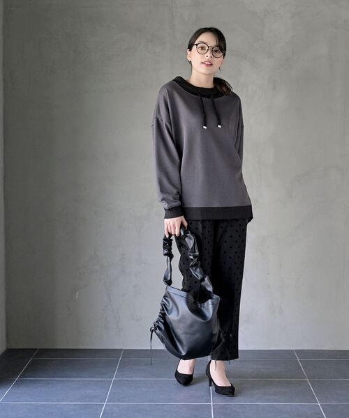 rps(アールピーエス)の「合皮フリルハンドBAG(ハンドバッグ・レディース・ブラック/シルバー・フリー)」の8枚目の写真