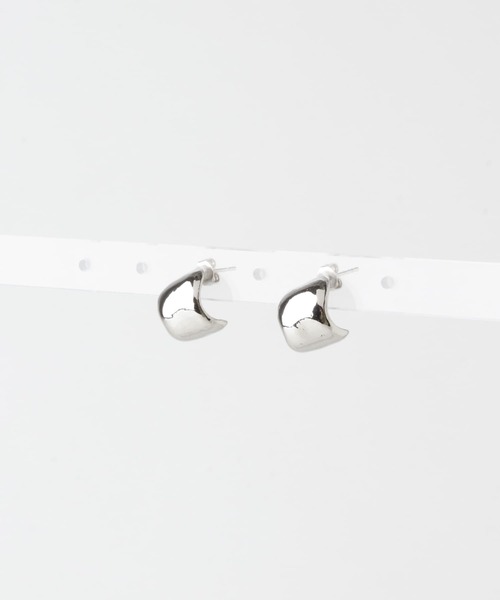 URBAN RESEARCH DOORS（アーバンリサーチドアーズ）の「ぽってりピアス（ピアス（両耳用）・レディース・ゴールド/シルバー・ONE）」の5枚目の写真