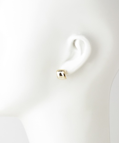 URBAN RESEARCH DOORS（アーバンリサーチドアーズ）の「ぽってりピアス（ピアス（両耳用）・レディース・ゴールド/シルバー・ONE）」の7枚目の写真