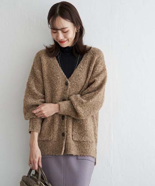 ikka（イッカ）の「ブークレーVネックカーディガン（カーディガン/ボレロ・レディース・ベージュ/イエロー/ライトグレー/ダークオリーブ・L/M/S）」の3枚目の写真